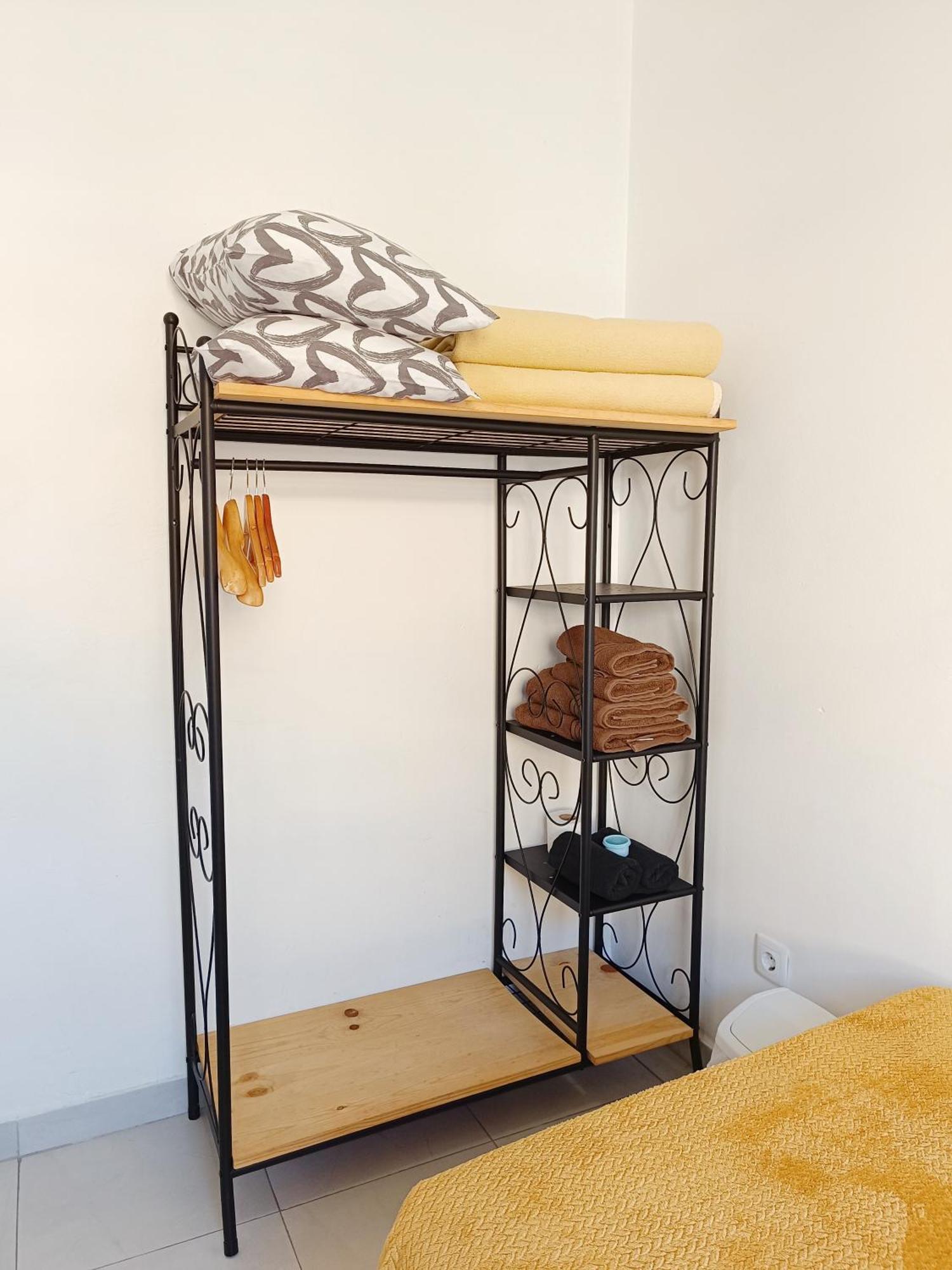 Home & Flower - Private Bedrooms Funchal 部屋 写真