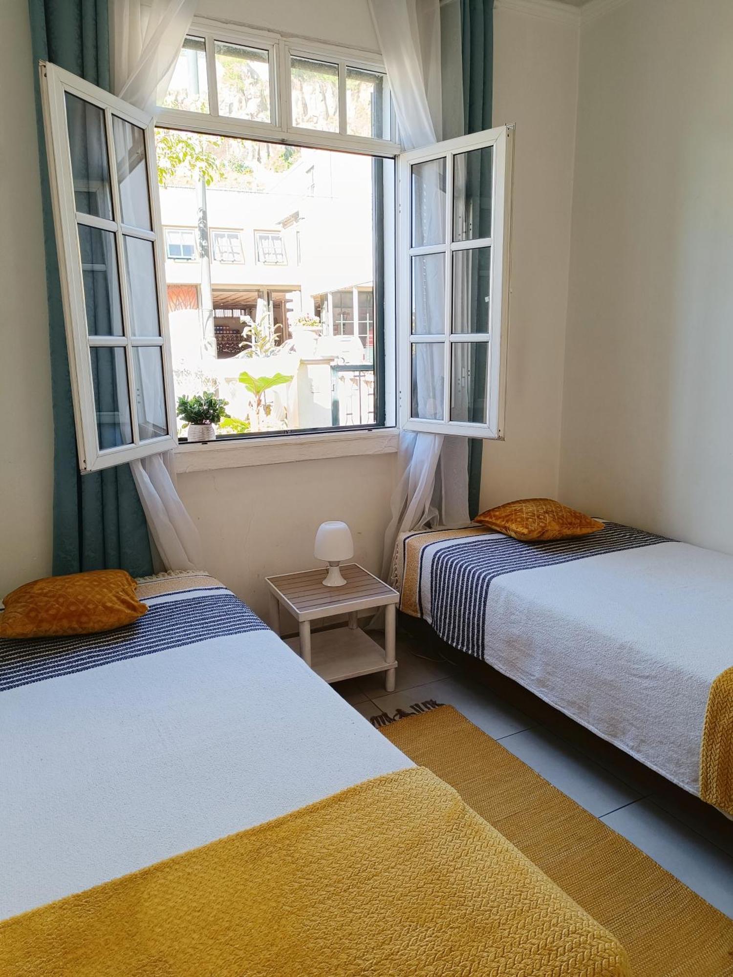 Home & Flower - Private Bedrooms Funchal 部屋 写真